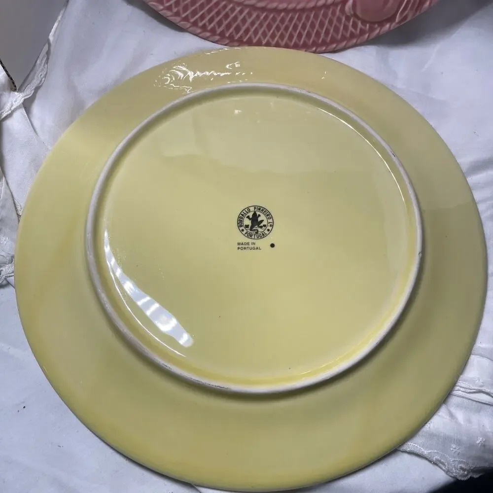 SET OF 2 Bordallo Pinheiro Dinner Plates 10”Pink & Yellow Rabbits Bunnies
